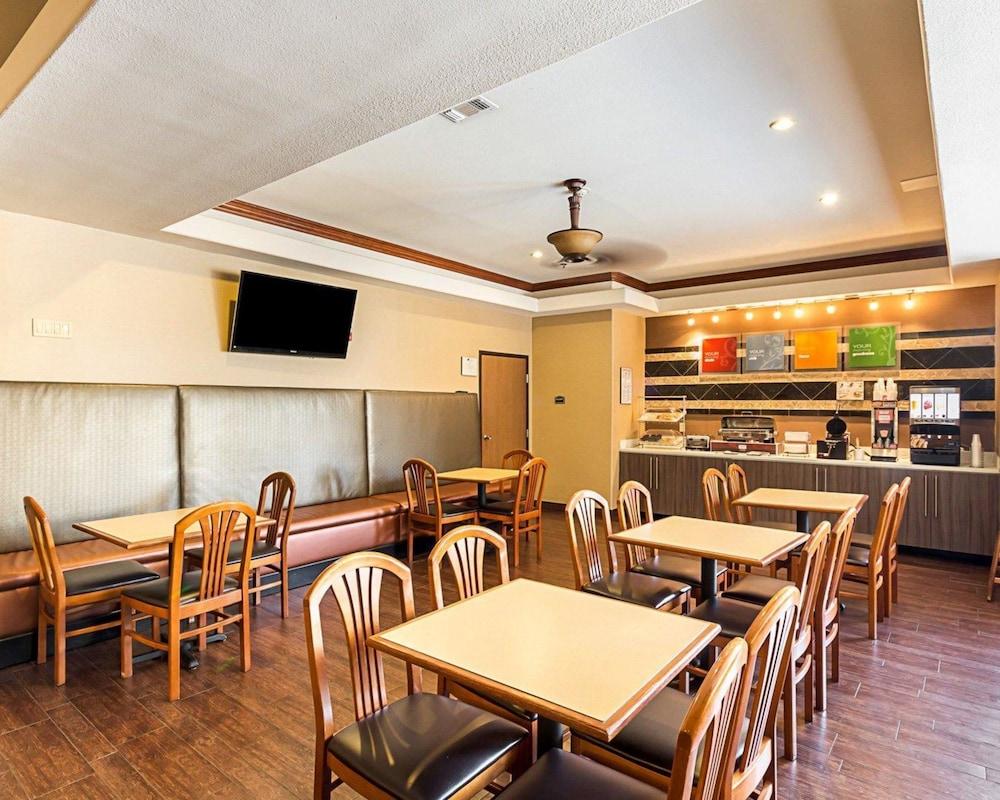 Comfort Suites McAllen photo 29