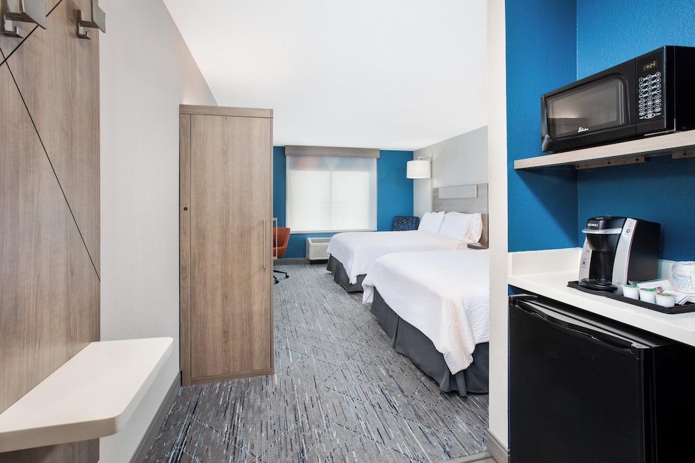 Holiday Inn Express & Suites Buffalo by IHG photo 21