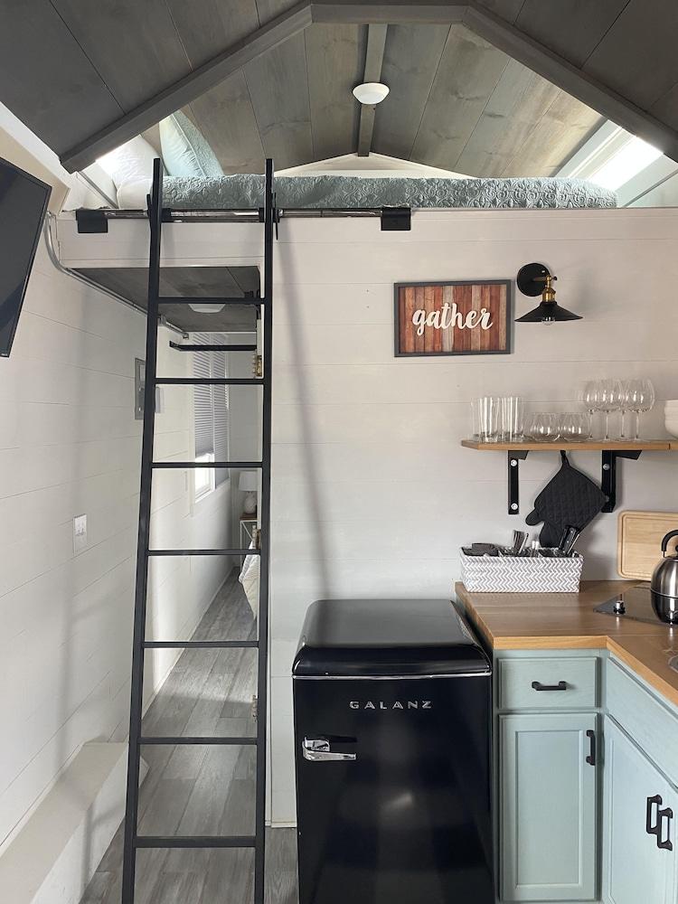Trail and Hitch Tiny Home Hotel and RV photo 90