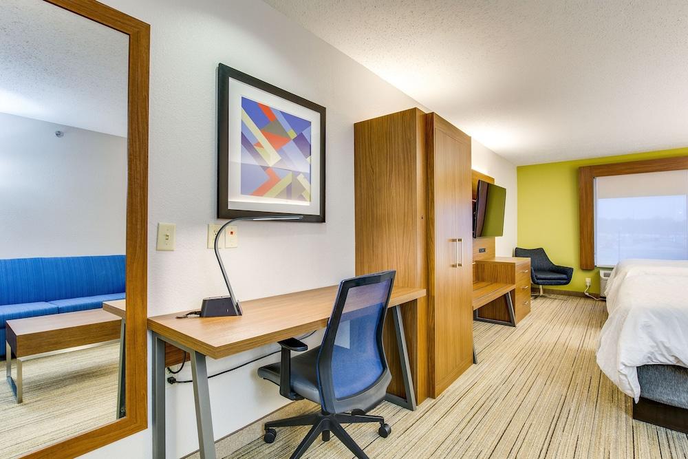 Holiday Inn Express Vincennes by IHG photo 8