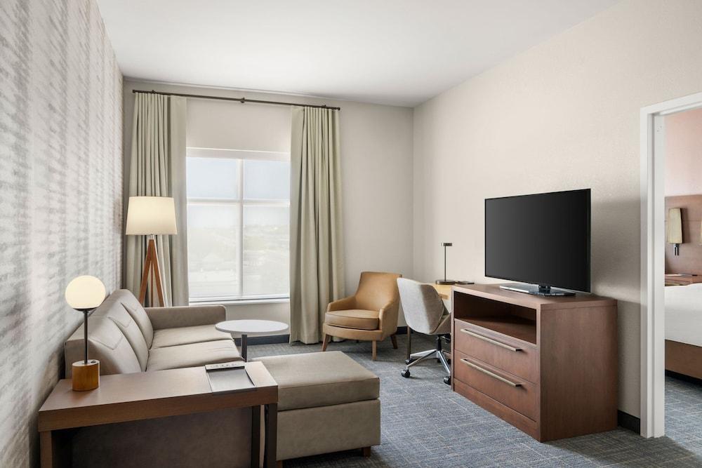 Residence Inn by Marriott Milwaukee Brookfield at Poplar Creek photo 10