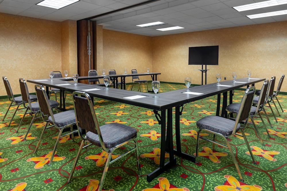University Plaza Hotel and Convention Center Springfield photo 32