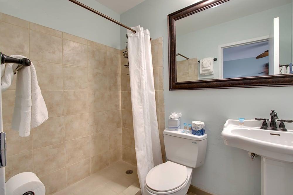 Seaside Inn Oceanfront photo 23