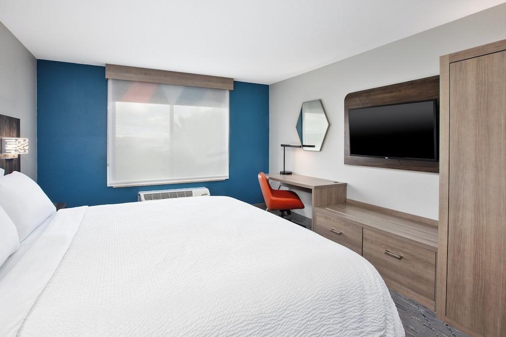 Holiday Inn Express & Suites Buffalo by IHG photo 15