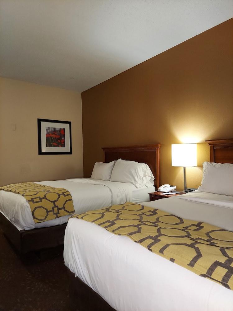 Baymont by Wyndham Portage Indiana Dunes photo 10