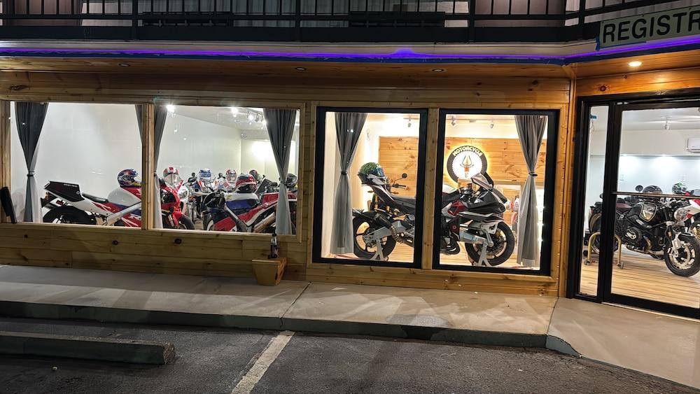 Motorcycle Inn photo 6