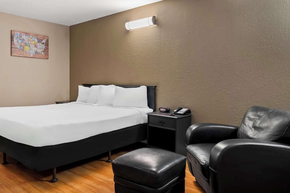 Americas Best Value Inn Danville photo 15