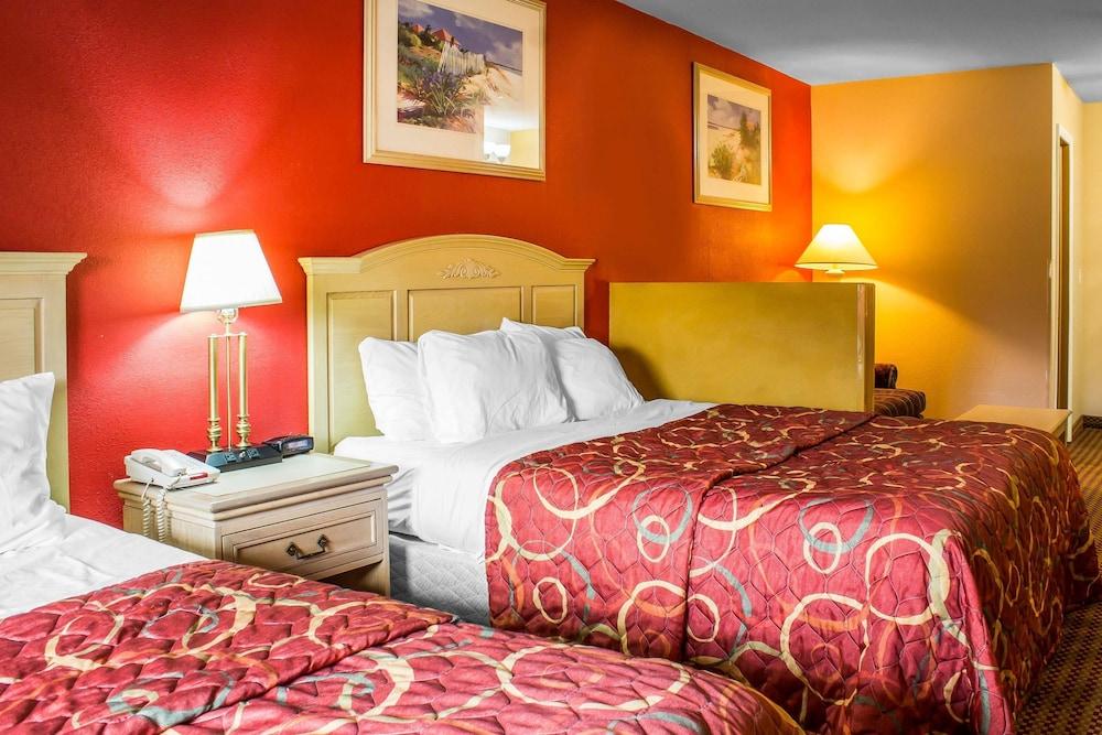 Econo Lodge Inn & Suites Walnut photo 18