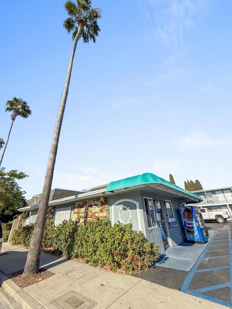 Super 7 Motel photo 10