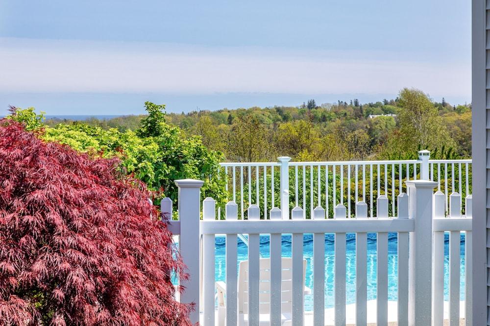 Glen Cove Inn & Suites photo 61