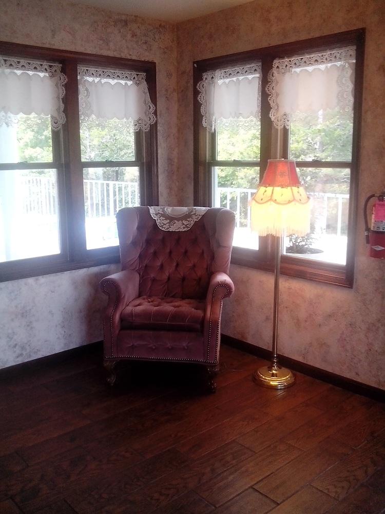 Candlelight Inn photo 5