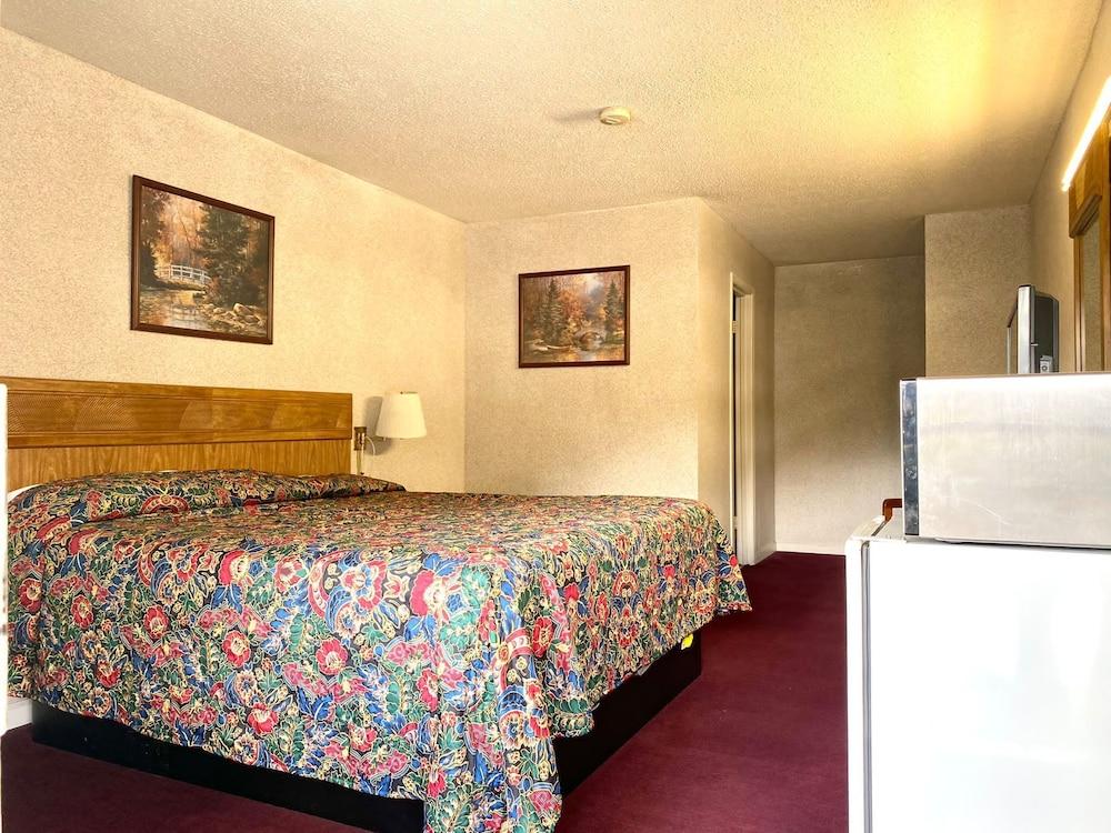 Economy Inn photo 5