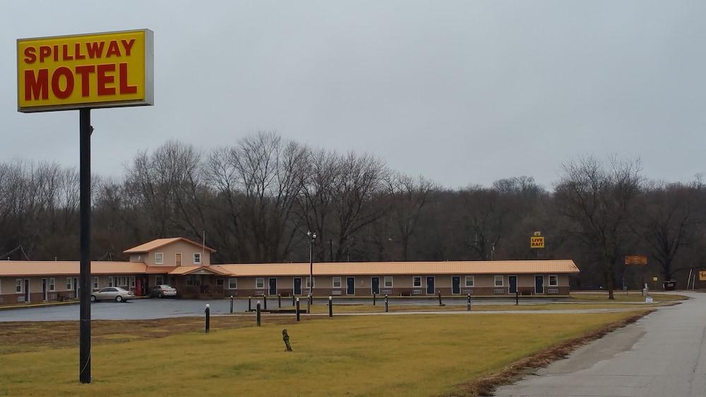 Spillway Motel photo 1