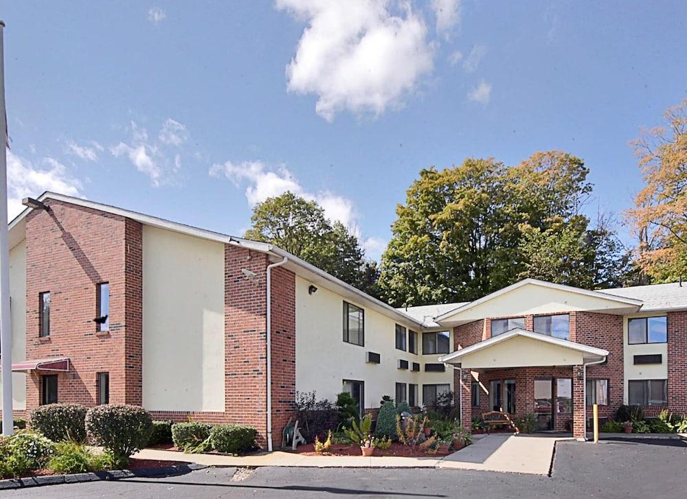 Riverdale Inn photo 2