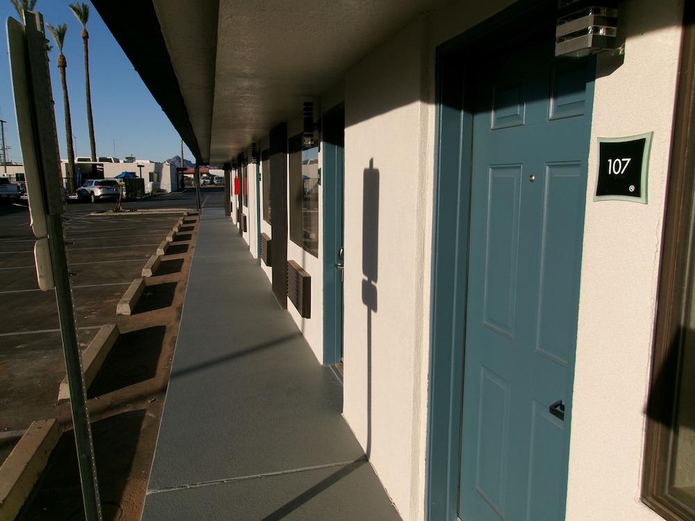 SureStay Hotel by Best Western Phoenix Airport photo 80