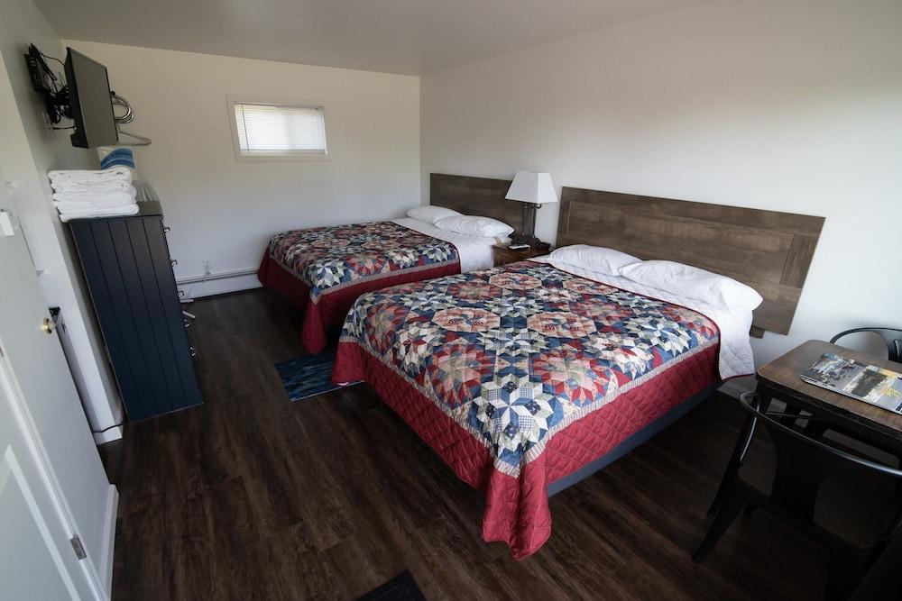 Three Lakes Motel photo 37