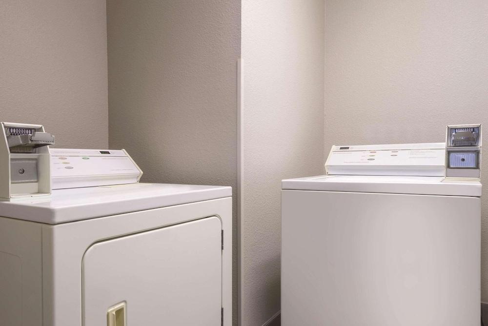 Country Inn & Suites by Radisson, Cedar Falls, IA photo 52