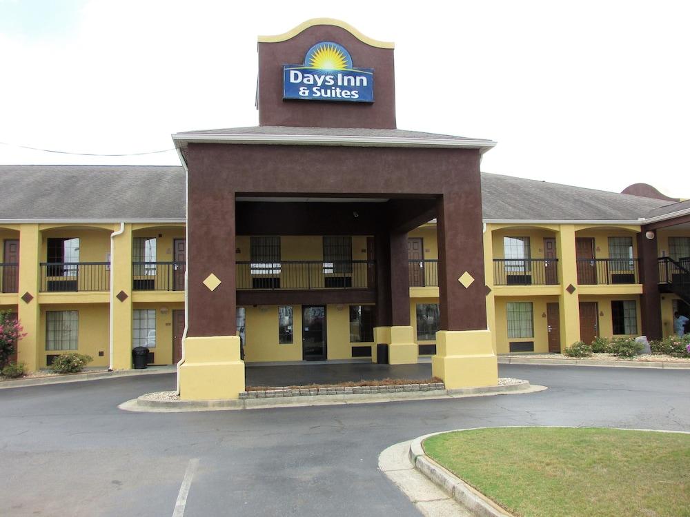 Days Inn & Suites by Wyndham Fort Valley photo 30