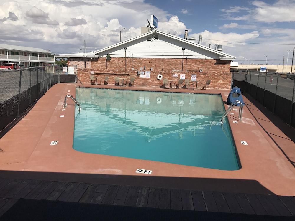 SuperLodge Motel photo 37
