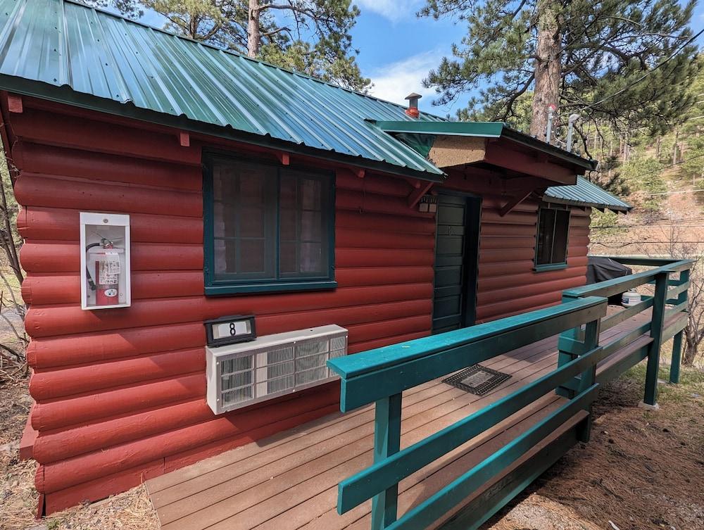 Ponderosa Pines Inn and Cabins photo 67