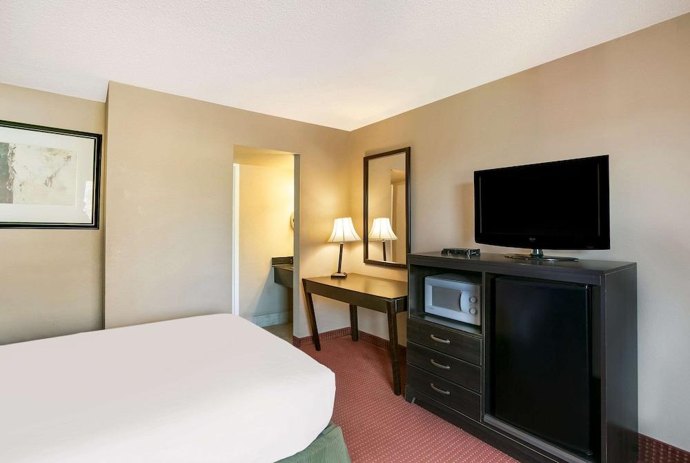 Dutchland Motel photo 8