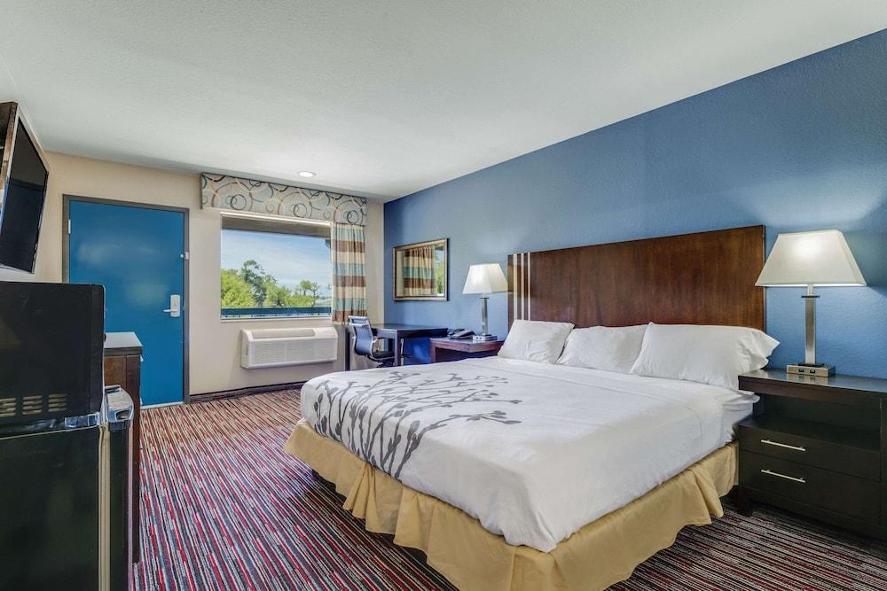 Econo Lodge Inn & Suites Enid South photo 22