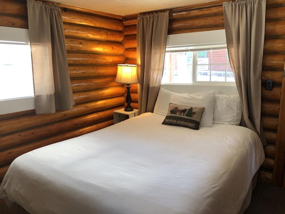 Sportsmans Lodge photo 39