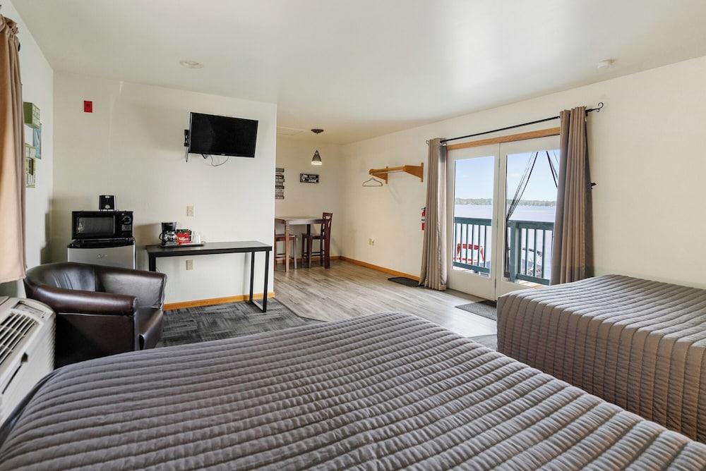 Fife Lake Lodge photo 94