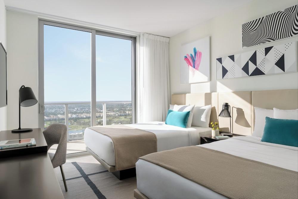 Hyde Beach House photo 4
