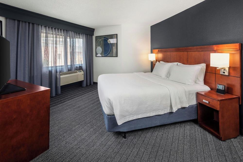 Courtyard by Marriott La Crosse photo 2