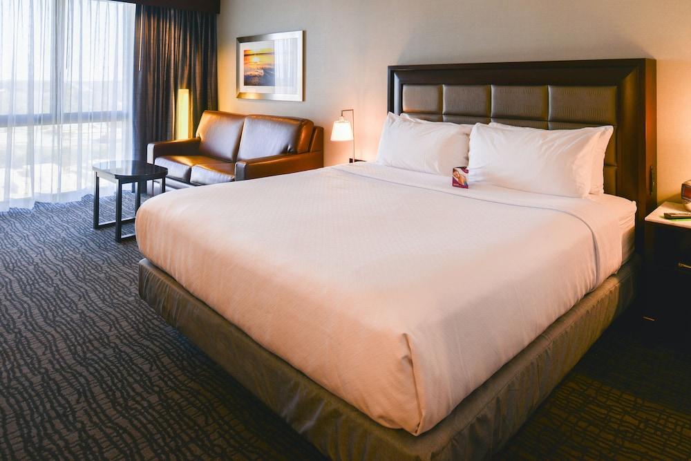 Crowne Plaza Springfield by IHG photo 35
