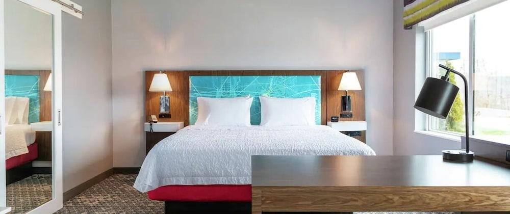 Hampton Inn & Suites Manistee Waterfront photo 45