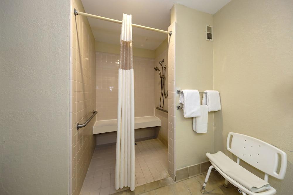 Red Roof Inn Yemassee photo 24