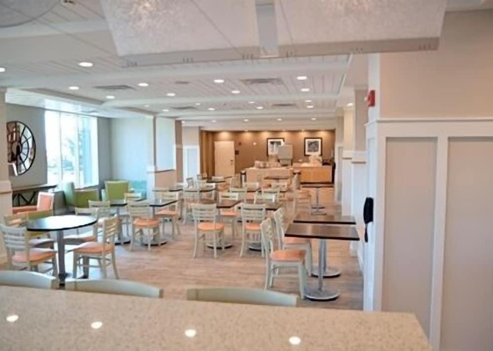 Hampton by Hilton Bar Harbor photo 49