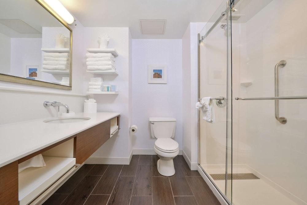 Hampton Inn Martinsburg photo 8