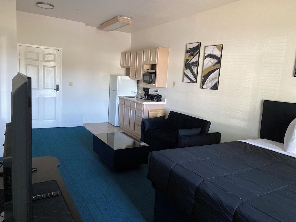 The Enchanted Suites & Residence photo 16