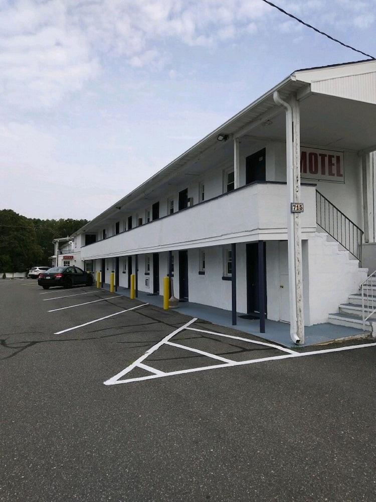 Budget Inn Motel Suites photo 8