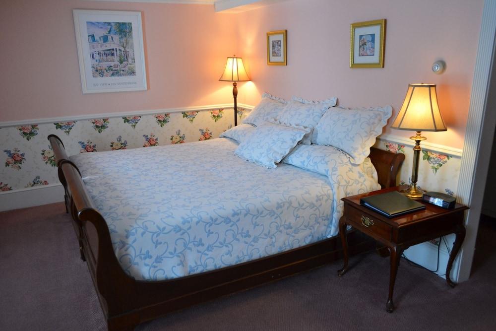 Stafford's Bay View Inn photo 7