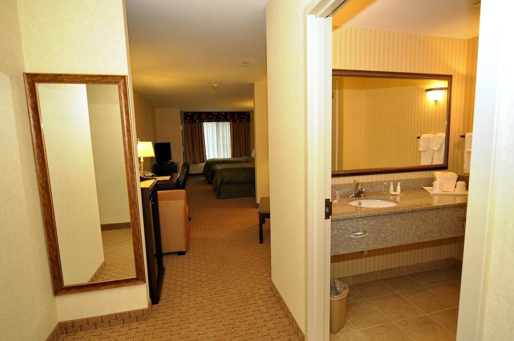 Garner Hotel Mahwah by IHG photo 30