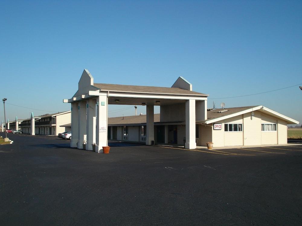 Regency Inn Perrysburg photo 1