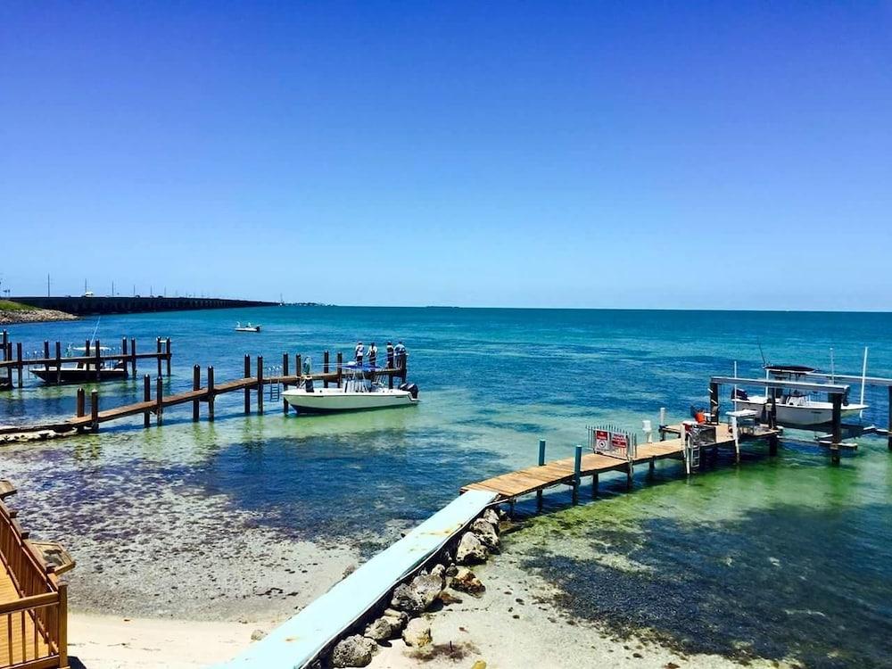 Edgewater Lodge photo 74
