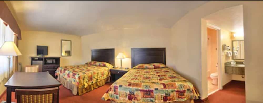 Relax Inn And Suites photo 6
