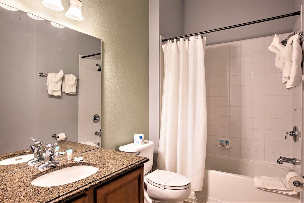 Vista Cay Resort by Millenium at Universal Blvd photo 46