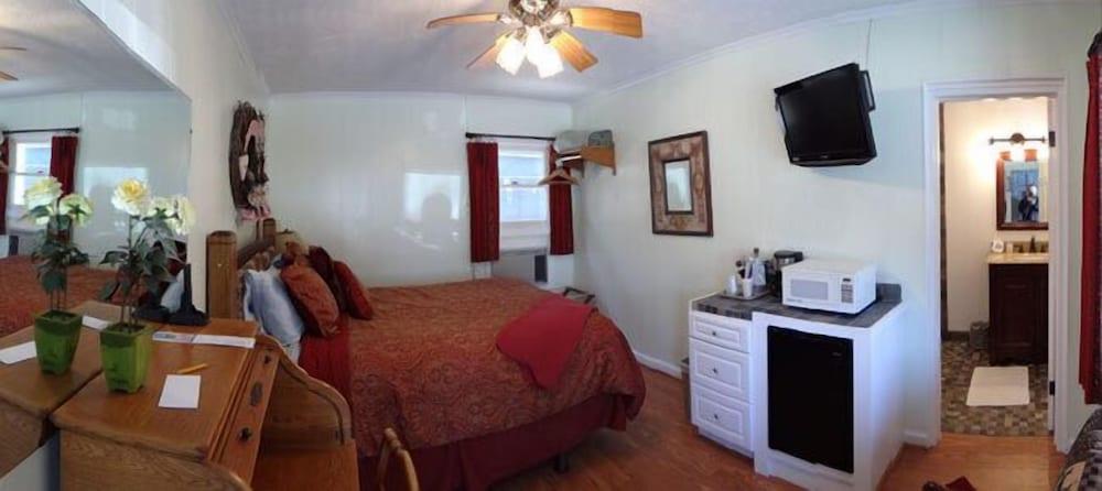 The Homestead Inn photo 29
