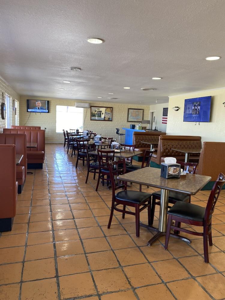 Champions Inn photo 27