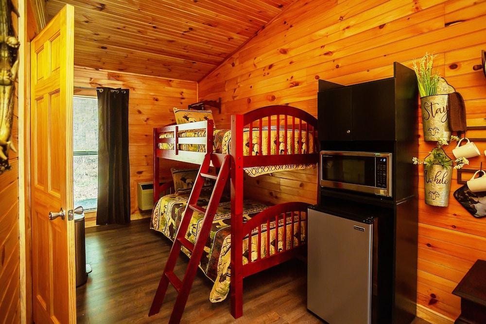 Bigfoot Lodge Room Three photo 13