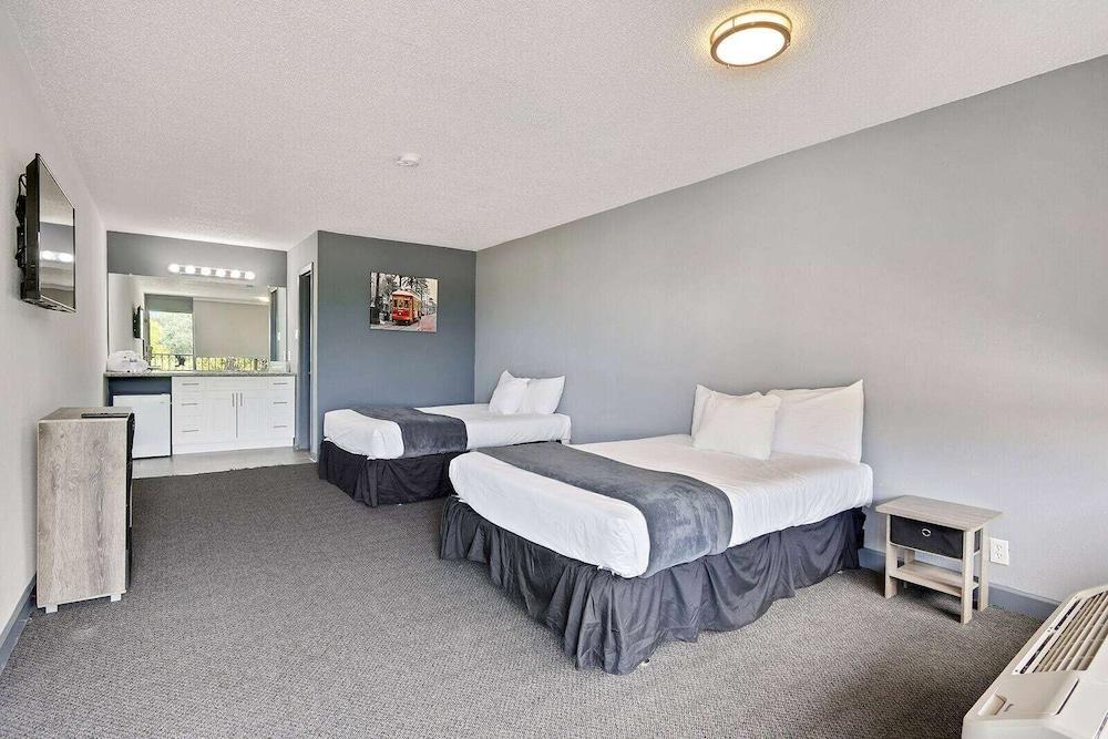 Ramada by Wyndham New Orleans photo 23