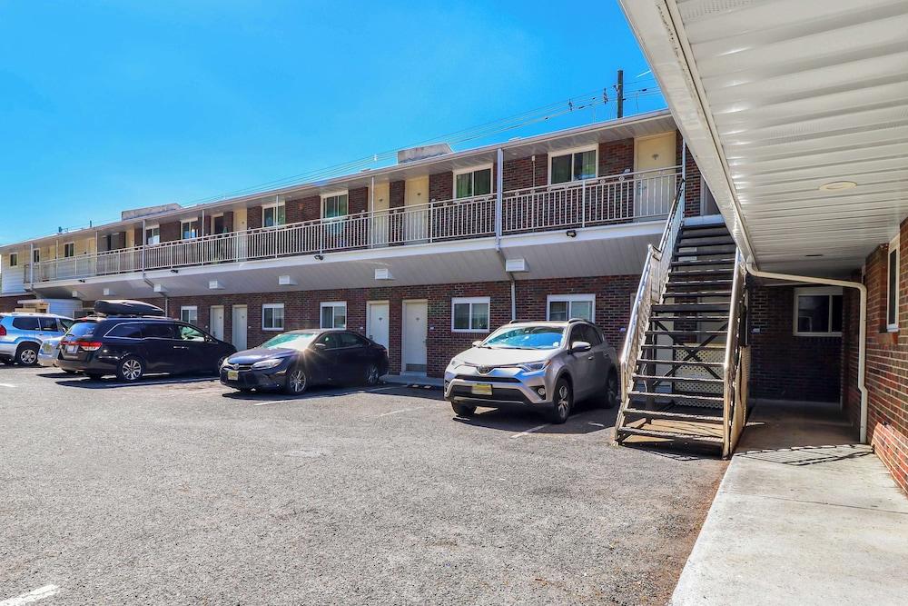 Americas Best Value Inn Avenel Woodbridge photo 27