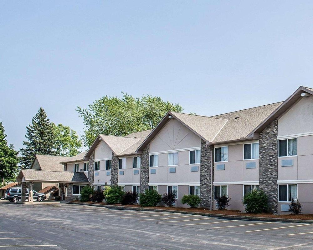 Quality Inn & Suites Sturgeon Bay photo 1