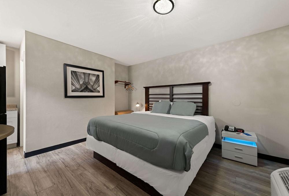Rodeway Inn Charlotte Independence Blvd. photo 17